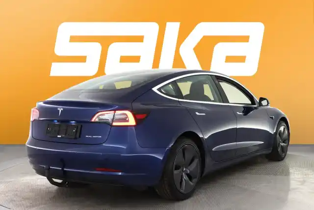 Sininen Sedan, Tesla Model 3 – VAR-45550