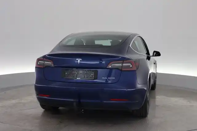 Sininen Sedan, Tesla Model 3 – VAR-45550