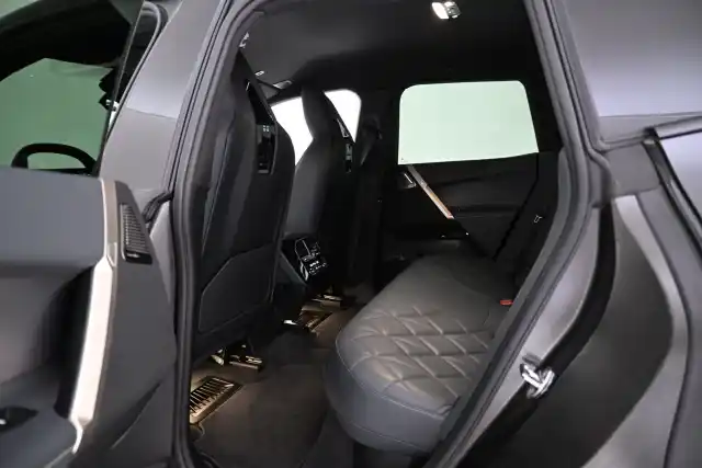 Harmaa Maastoauto, BMW iX – VAR-45578