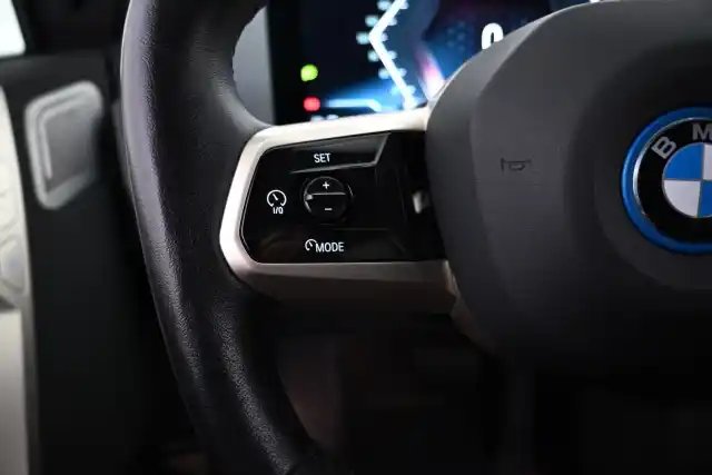 Harmaa Maastoauto, BMW iX – VAR-45578