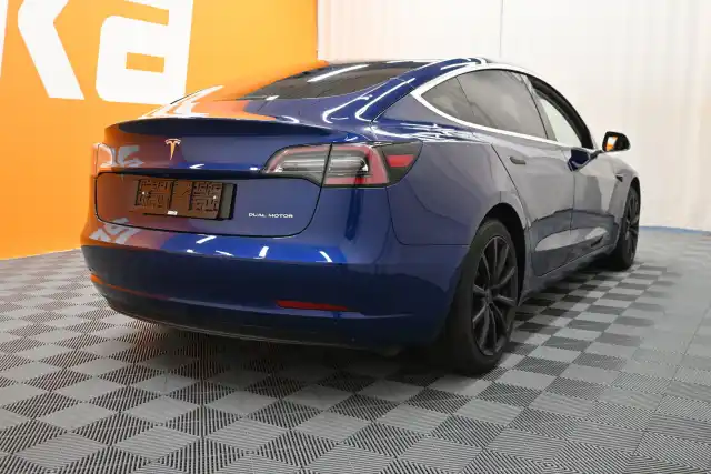 Sininen Sedan, Tesla Model 3 – VAR-45579