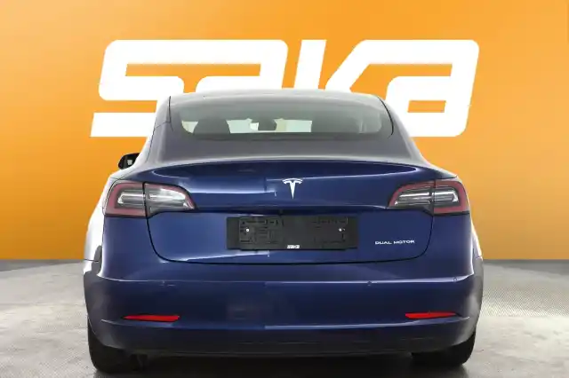 Sininen Sedan, Tesla Model 3 – VAR-45579