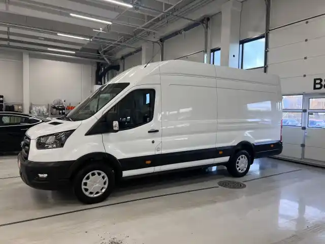 Valkoinen Pakettiauto, Ford Transit – VAR-45668