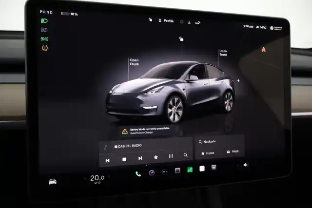 Harmaa Maastoauto, Tesla Model Y – VAR-45770