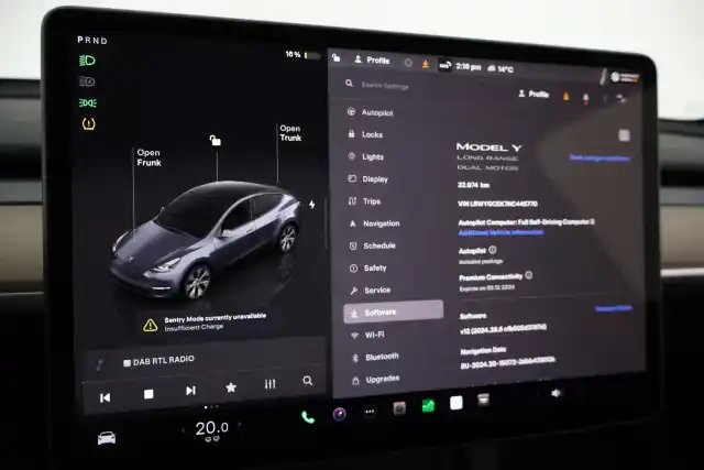 Harmaa Maastoauto, Tesla Model Y – VAR-45770