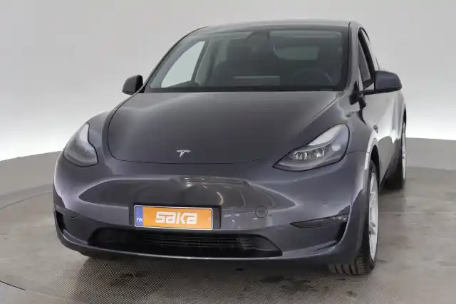 Harmaa Maastoauto, Tesla Model Y – VAR-45770