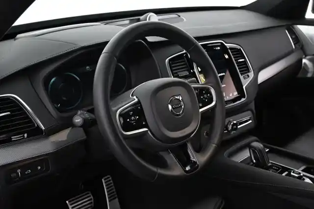 Musta Maastoauto, Volvo XC90 – VAR-45918