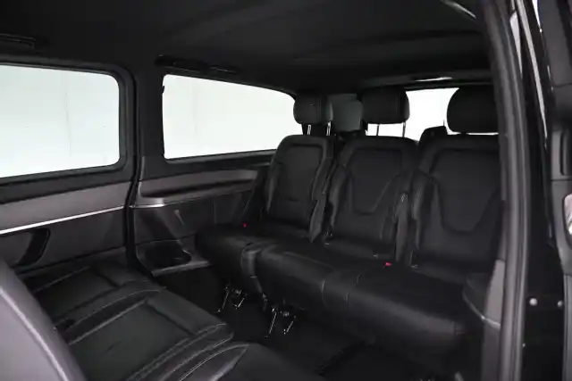 Musta Tila-auto, Mercedes-Benz V – VAR-46005