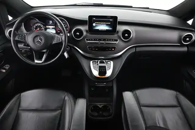 Musta Tila-auto, Mercedes-Benz V – VAR-46005