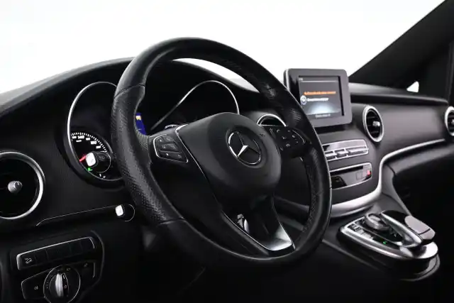 Musta Tila-auto, Mercedes-Benz V – VAR-46005