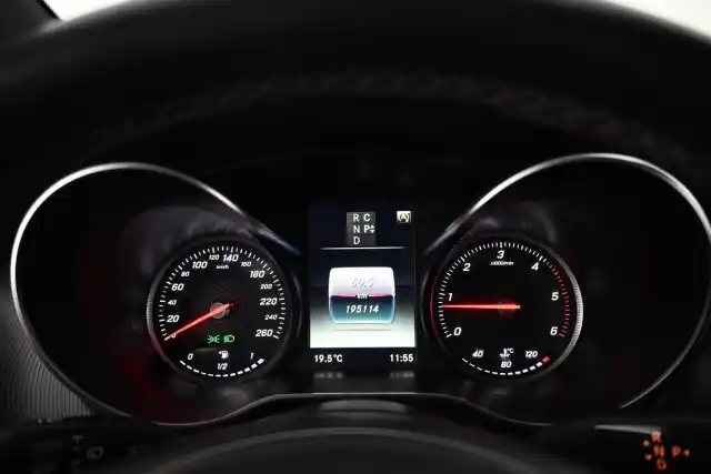 Musta Tila-auto, Mercedes-Benz V – VAR-46005