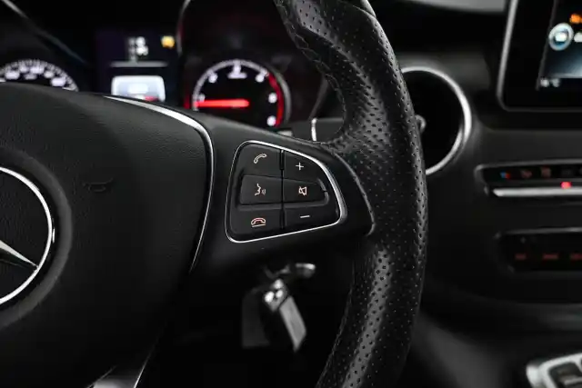 Musta Tila-auto, Mercedes-Benz V – VAR-46005