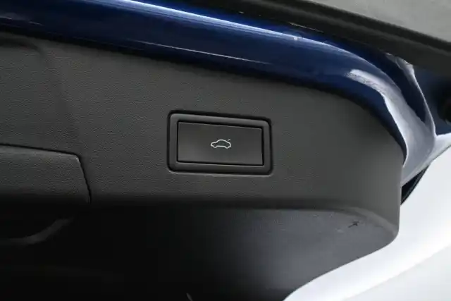 Sininen Maastoauto, Volkswagen ID.4 – VAR-46122