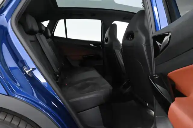 Sininen Maastoauto, Volkswagen ID.4 – VAR-46122