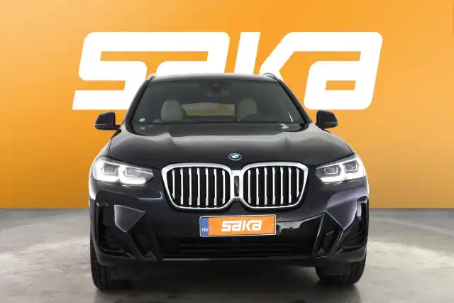 Musta Maastoauto, BMW X3 – VAR-46372