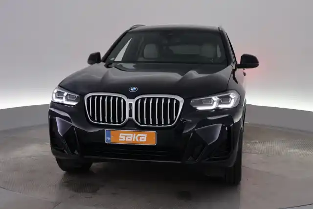 Musta Maastoauto, BMW X3 – VAR-46372