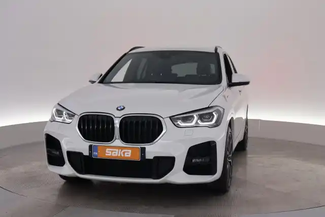 Valkoinen Maastoauto, BMW X1 – VAR-46388