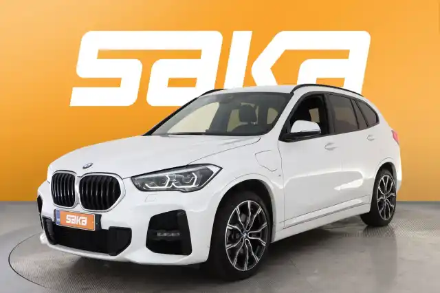 Valkoinen Maastoauto, BMW X1 – VAR-46388