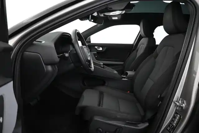 Ruskea Sedan, Polestar 2 – VAR-46709