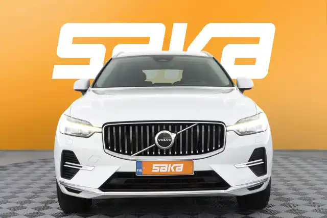 Valkoinen Maastoauto, Volvo XC60 – VAR-46731