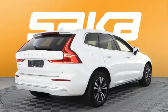 Valkoinen Maastoauto, Volvo XC60 – VAR-46731