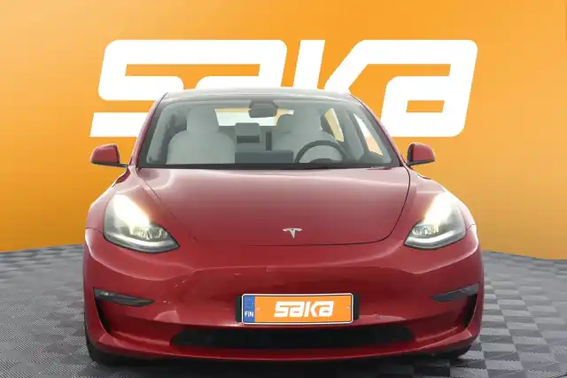 Punainen Sedan, Tesla Model 3 – VAR-46750