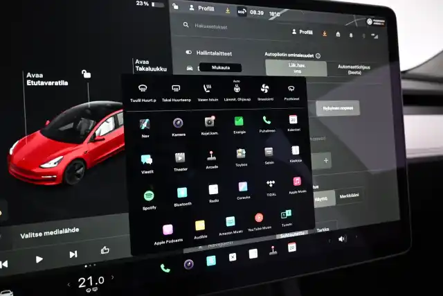 Punainen Sedan, Tesla Model 3 – VAR-46750