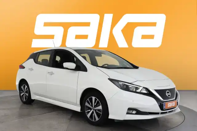 Valkoinen Viistoperä, Nissan Leaf – VAR-46795