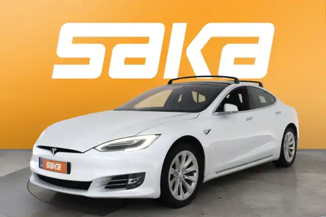 Valkoinen Sedan, Tesla Model S – VAR-46964