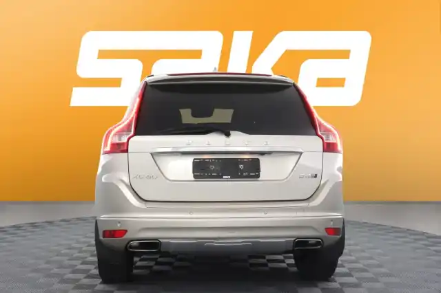 Ruskea Maastoauto, Volvo XC60 – VAR-47000