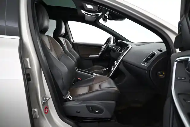 Ruskea Maastoauto, Volvo XC60 – VAR-47000