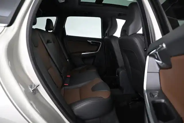 Ruskea Maastoauto, Volvo XC60 – VAR-47000
