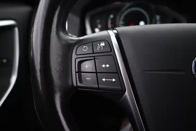 Ruskea Maastoauto, Volvo XC60 – VAR-47000