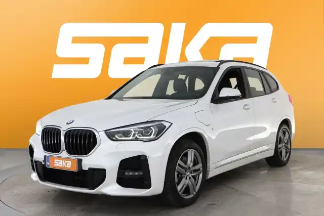 Valkoinen Maastoauto, BMW X1 – VAR-47010