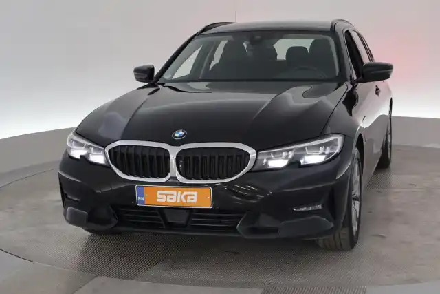 Musta Farmari, BMW 330 – VAR-47137