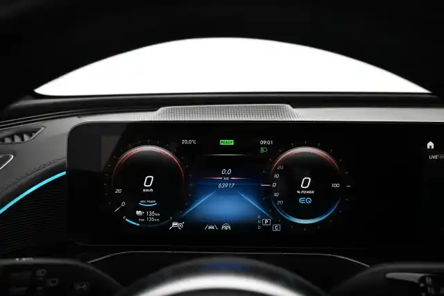 Musta Maastoauto, Mercedes-Benz EQC – VAR-47139