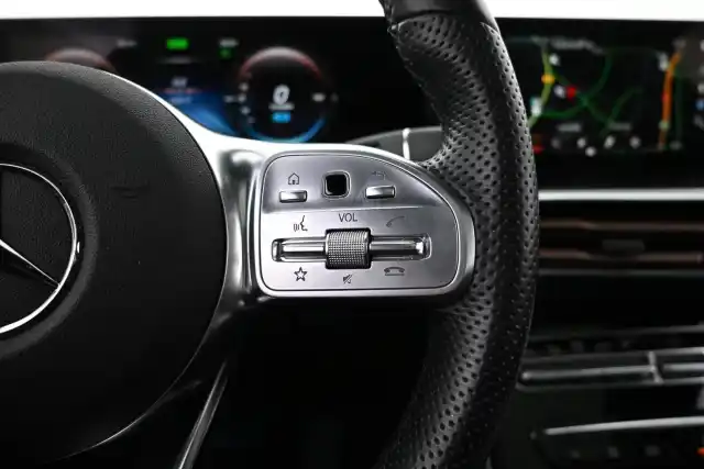 Musta Maastoauto, Mercedes-Benz EQC – VAR-47139