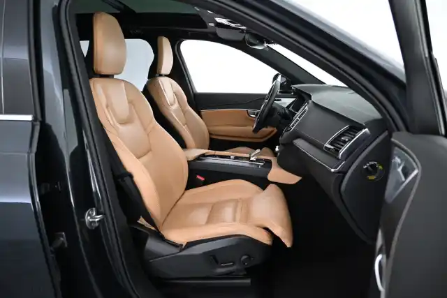 Harmaa Maastoauto, Volvo XC90 – VAR-47187