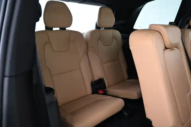 Harmaa Maastoauto, Volvo XC90 – VAR-47187