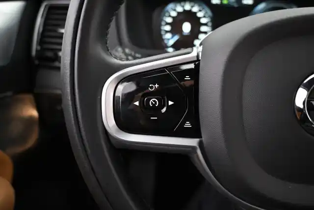 Harmaa Maastoauto, Volvo XC90 – VAR-47187