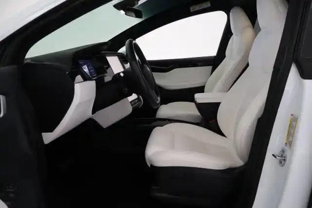 Valkoinen Maastoauto, Tesla Model X – VAR-47385