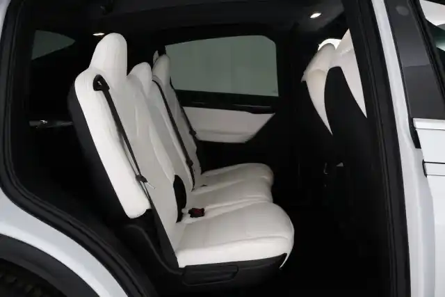 Valkoinen Maastoauto, Tesla Model X – VAR-47385