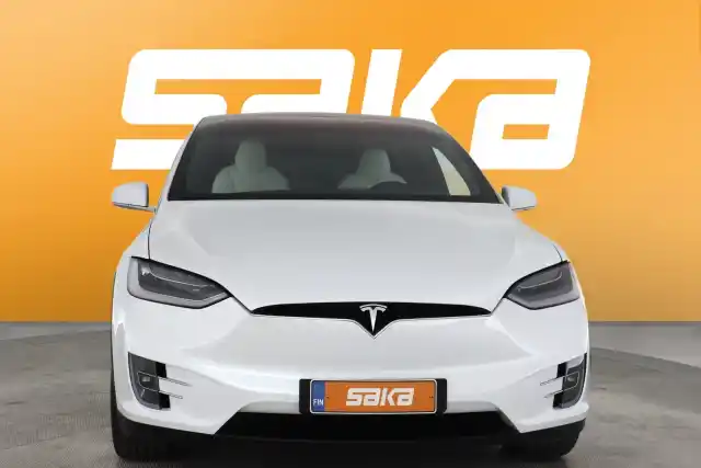 Valkoinen Maastoauto, Tesla Model X – VAR-47385