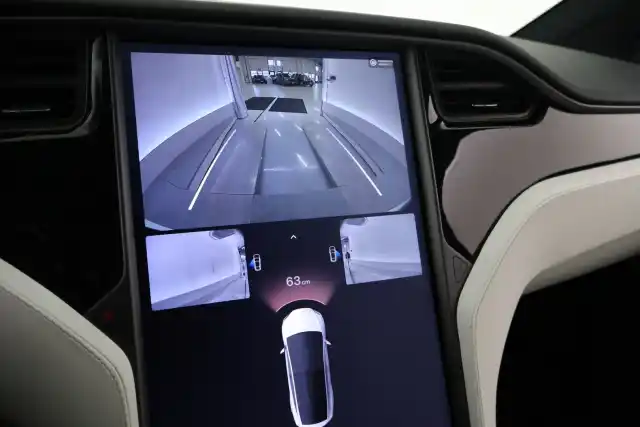 Valkoinen Maastoauto, Tesla Model X – VAR-47385