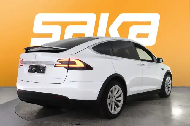 Valkoinen Maastoauto, Tesla Model X – VAR-47385