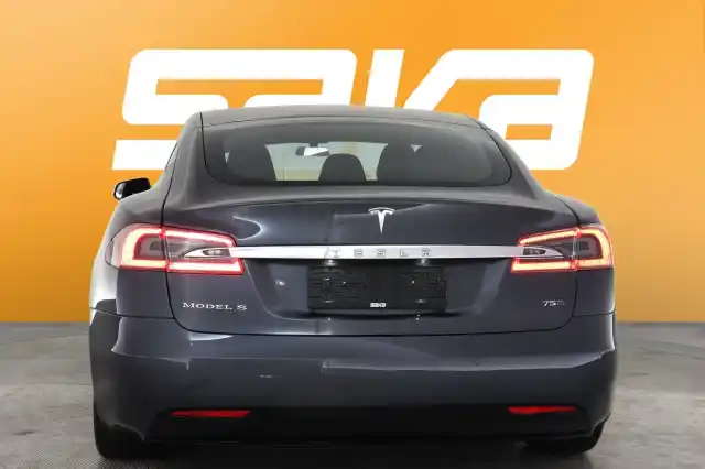 Harmaa Sedan, Tesla Model S – VAR-47413