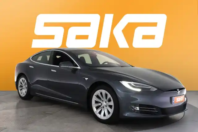 Harmaa Sedan, Tesla Model S – VAR-47413