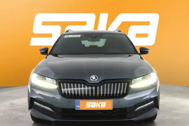 Harmaa Farmari, Skoda Superb – VAR-47441