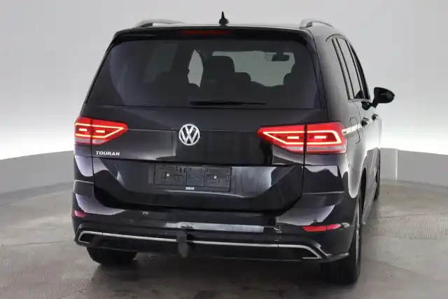 Musta Tila-auto, Volkswagen Touran – VAR-47535