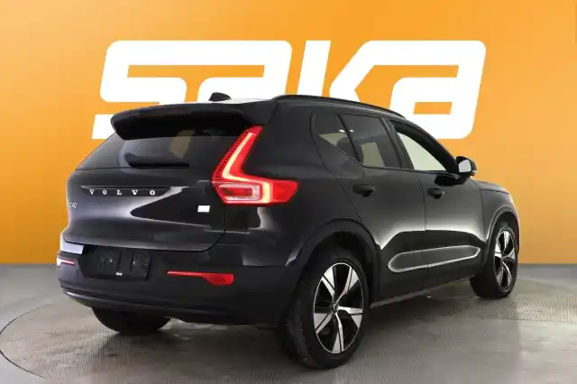 Musta Maastoauto, Volvo XC40 – VAR-47652